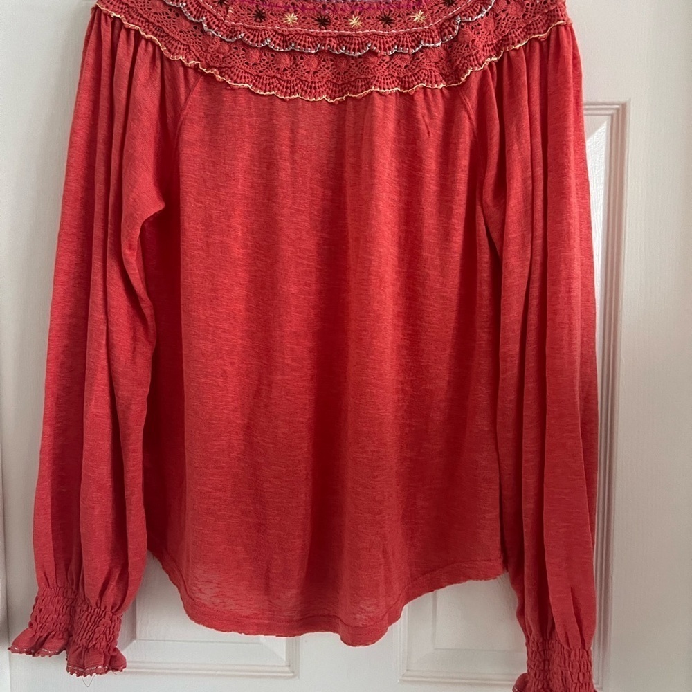 Free People CAMELIA SIESTA FIESTA CROCHET TRIM LONG SLEEVE TOP EUC! Size small. - Picture 8 of 8